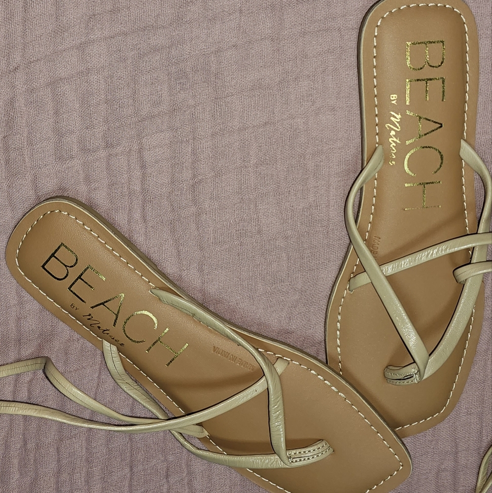 Ankle Tie/Wrap Nude Square Toe Flip Flop Beach by Matisse NWOT Size 8